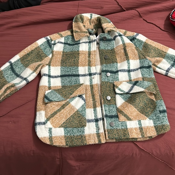 Shacket - Picture 1 of 2